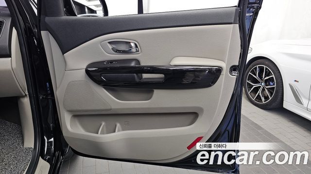 Kia Canival 2019 — photo 15