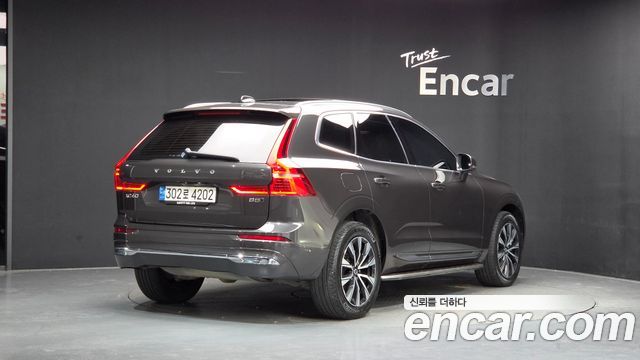 Volvo XC60 2023 — photo 2