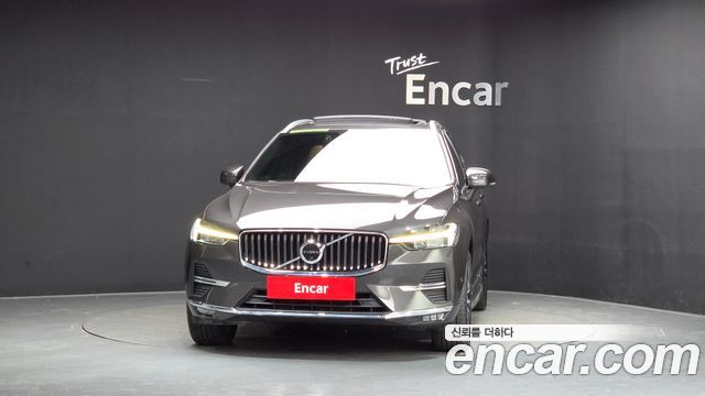 Volvo XC60 2023 — photo 3