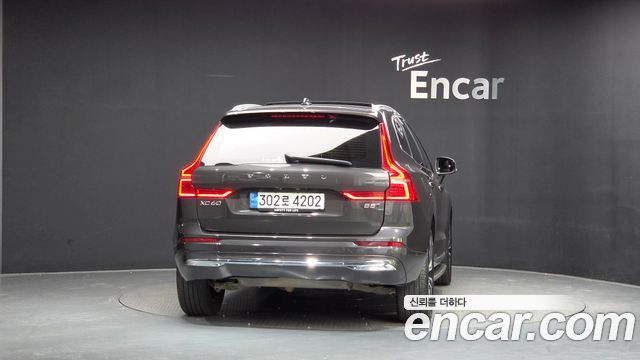 Volvo XC60 2023 — photo 4
