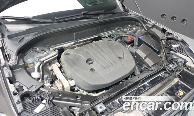 Volvo XC60 2023 — photo 6