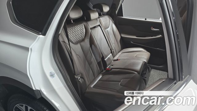 Hyundai Santafe 2019 — photo 18