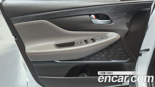 Hyundai Santafe 2019 — photo 14