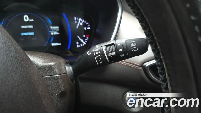 Hyundai Santafe 2019 — photo 28