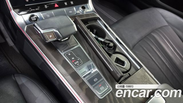 Audi A6 2021 — photo 12