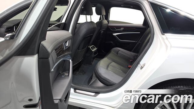 Audi A6 2021 — photo 17