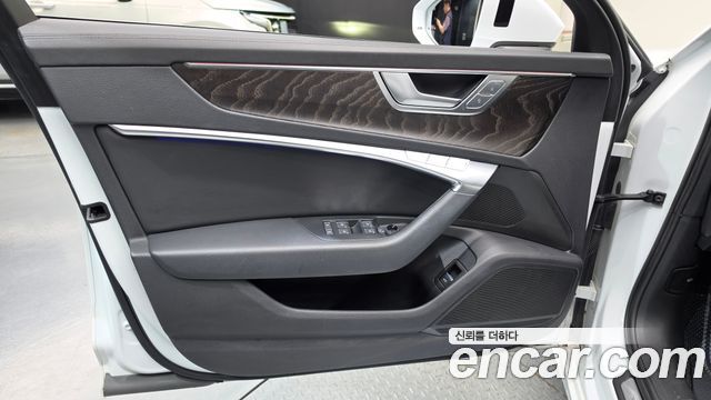 Audi A6 2021 — photo 14