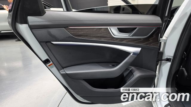 Audi A6 2021 — photo 15