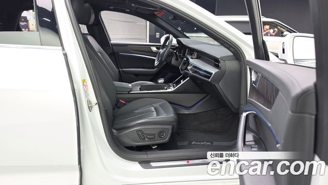 Audi A6 2021 — photo 16