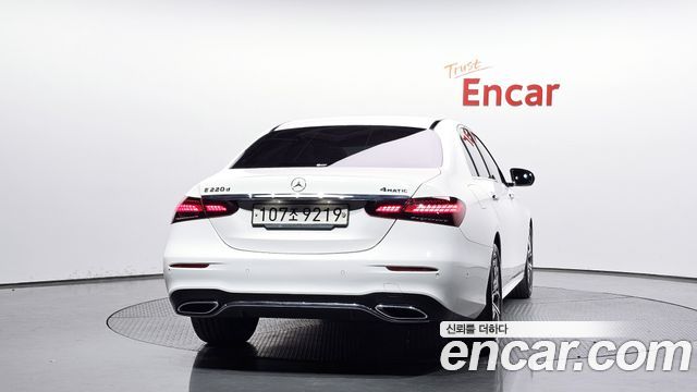 Mercedes-Benz E-Class 2021 — photo 4