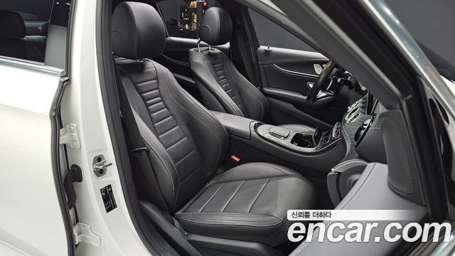 Mercedes-Benz E-Class 2021 — photo 13