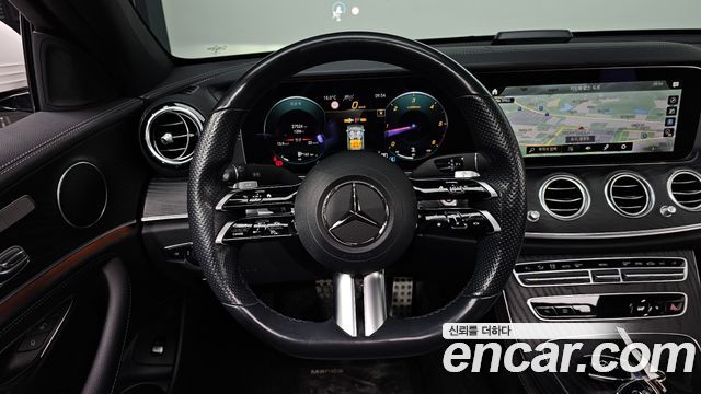 Mercedes-Benz E-Class 2021 — photo 19