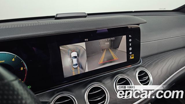 Mercedes-Benz E-Class 2021 — photo 22