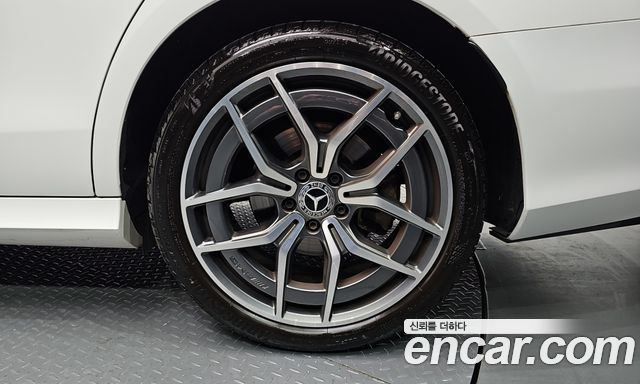 Mercedes-Benz E-Class 2021 — photo 7
