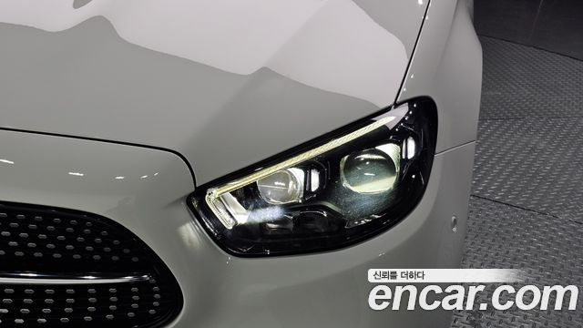 Mercedes-Benz E-Class 2021 — photo 8