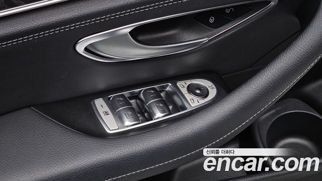 Mercedes-Benz E-Class 2021 — photo 31