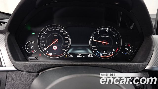 BMW 3-Series 2018 — photo 8