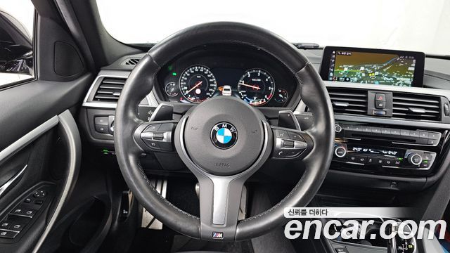 BMW 3-Series 2018 — photo 13