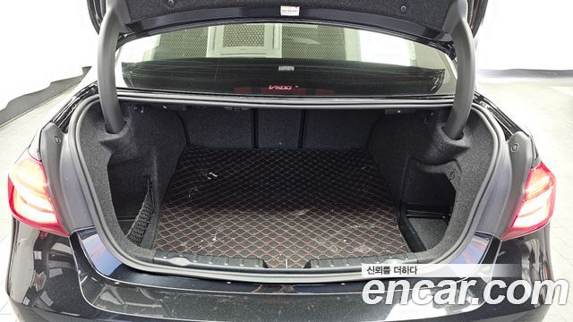 BMW 3-Series 2018 — photo 20