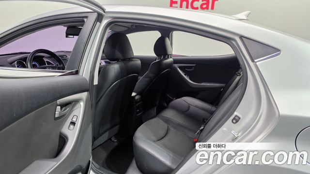 Hyundai AVANTE 2014 — photo 11