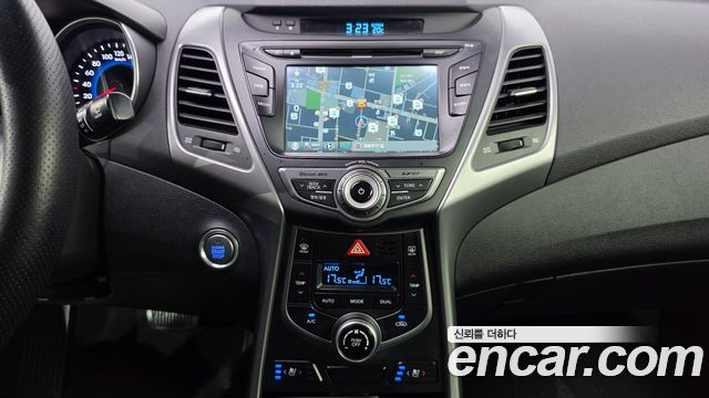 Hyundai AVANTE 2014 — photo 12