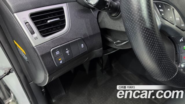 Hyundai AVANTE 2014 — photo 18