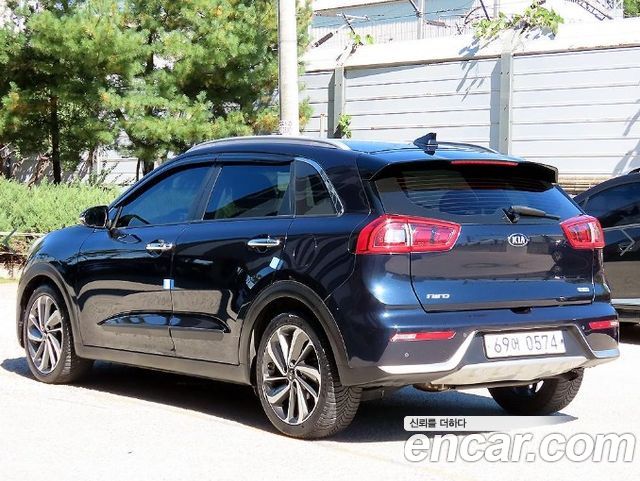 Kia Niro 2017 — photo 2