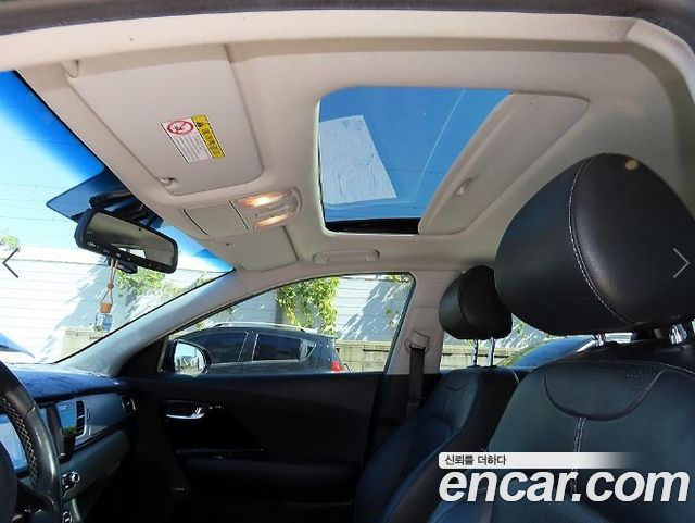 Kia Niro 2017 — photo 16