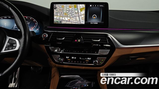BMW 5-Series 2023 — photo 20