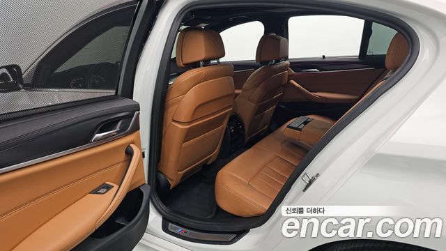 BMW 5-Series 2023 — photo 16