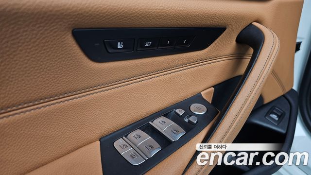 BMW 5-Series 2023 — photo 28