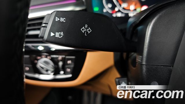 BMW 5-Series 2023 — photo 30