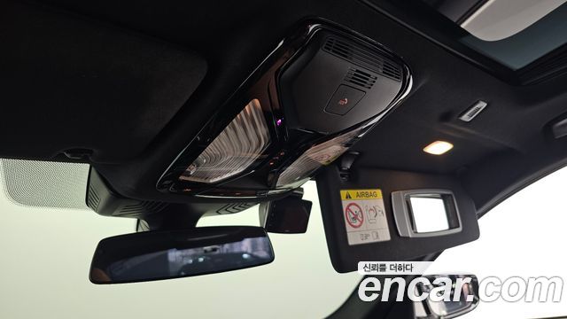 BMW 5-Series 2023 — photo 34