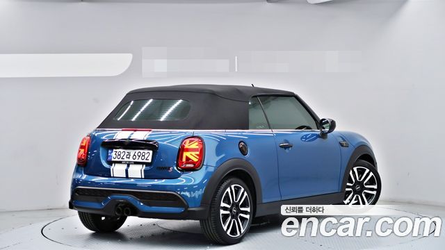 Mini Cooper Convertible 2024 — photo 2