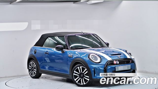 Mini Cooper Convertible 2024 — photo 3