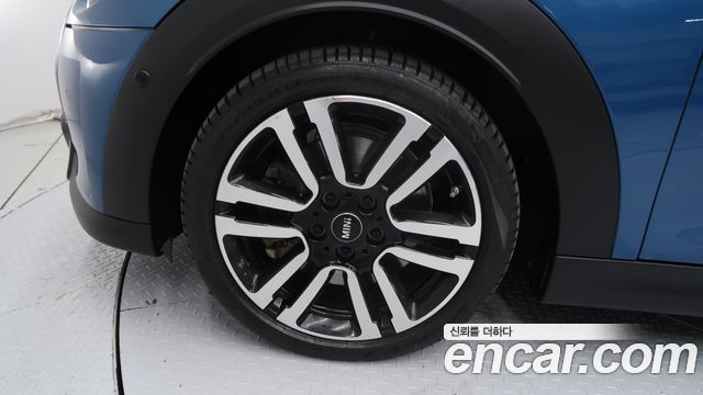 Mini Cooper Convertible 2024 — photo 5