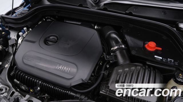 Mini Cooper Convertible 2024 — photo 6