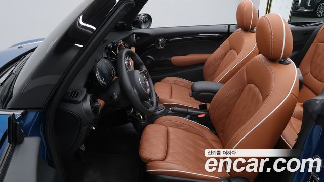 Mini Cooper Convertible 2024 — photo 10