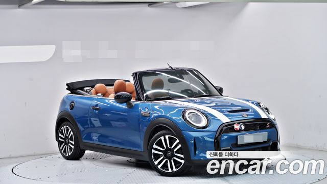 Mini Cooper Convertible 2024 — photo 13