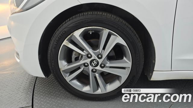 Hyundai AVANTE 2018 — photo 5