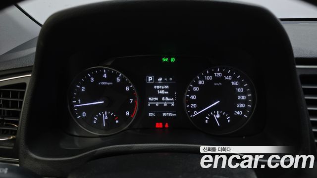 Hyundai AVANTE 2018 — photo 11