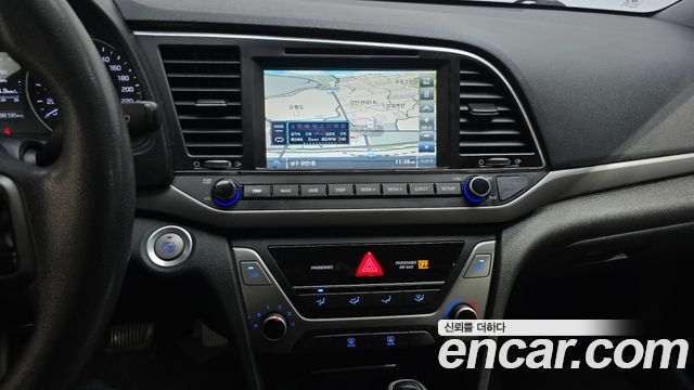 Hyundai AVANTE 2018 — photo 20