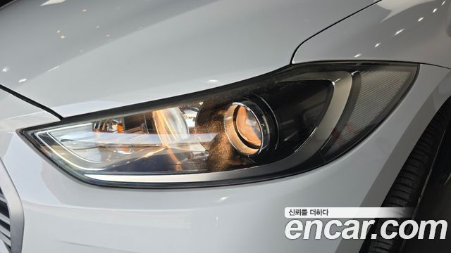 Hyundai AVANTE 2018 — photo 8