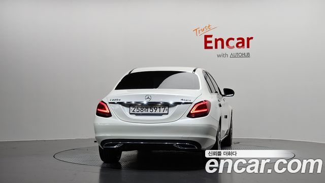 Mercedes-Benz C-Class 2020 — photo 4