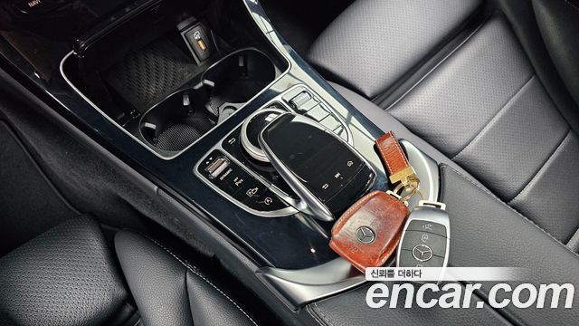 Mercedes-Benz C-Class 2020 — photo 23
