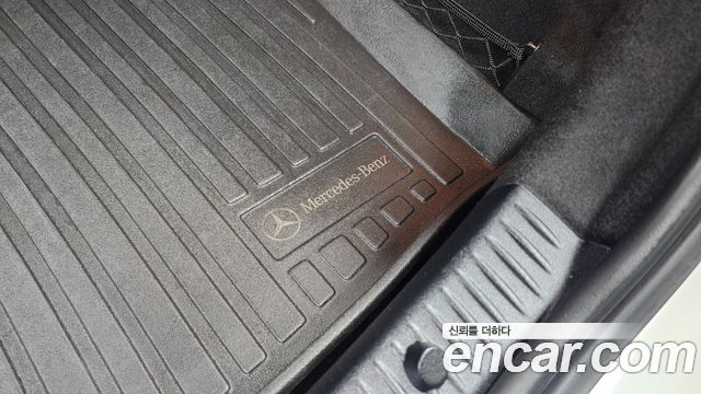 Mercedes-Benz C-Class 2020 — photo 24