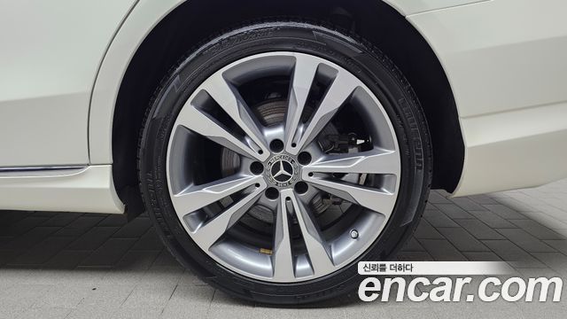 Mercedes-Benz C-Class 2020 — photo 7