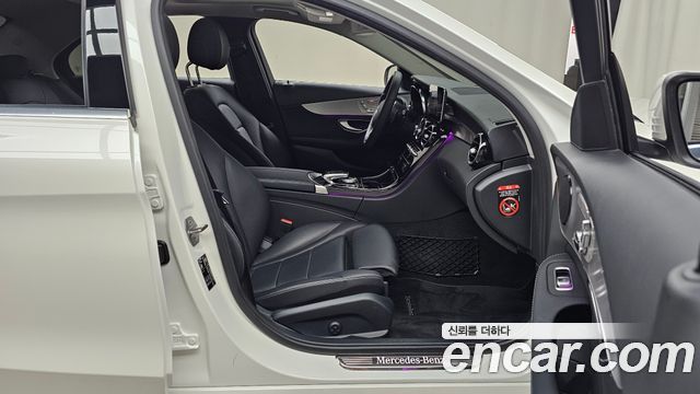 Mercedes-Benz C-Class 2020 — photo 16