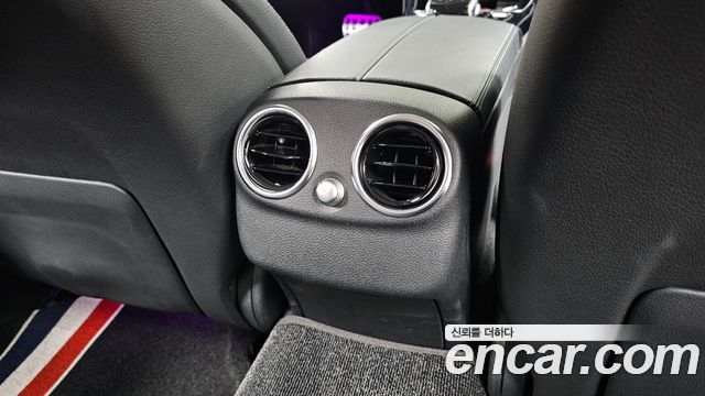 Mercedes-Benz C-Class 2020 — photo 31