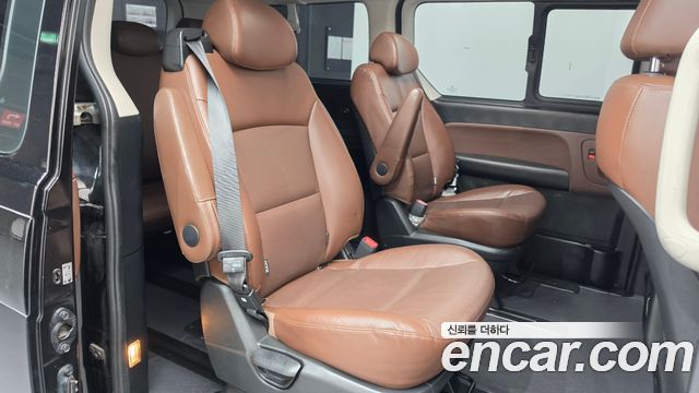 Hyundai Starex 2019 — photo 17